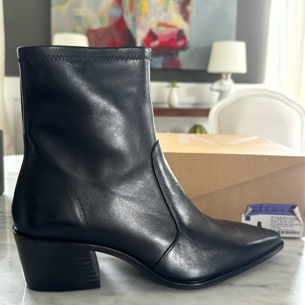 NWT Size 10 (41) ZARA leather ankle boots.